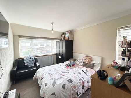 Rosslyn Avenue, Romford, RM3 0RG - Photo 5