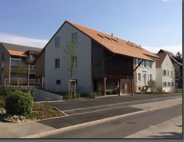 2.5 Zimmer Seniorenwohnung mit grosser Laube, Biel-Benken - Photo 1