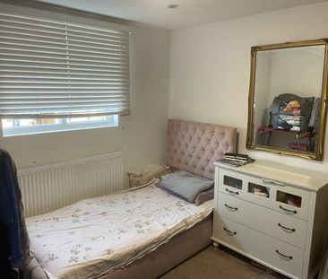 Room in a Shared House, Waterloo Road, E10 - Photo 1