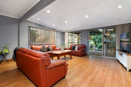 Charming full brick family oasis with two street access - Bordering Belmore - Photo 5