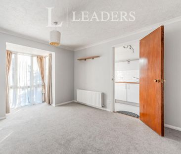 1 bedroom flat to rent - Photo 2