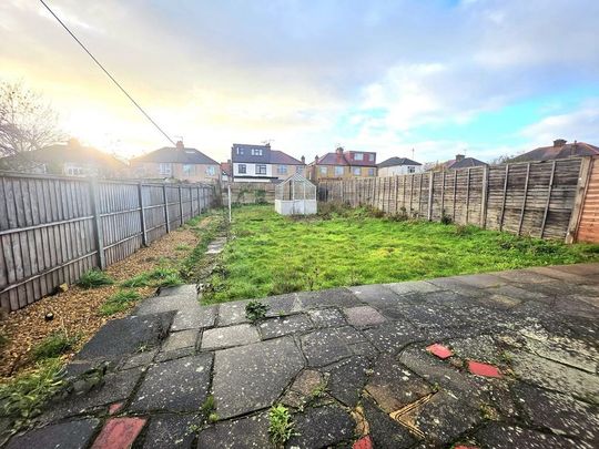 3 bedroom semi-detached house to rent - Photo 1