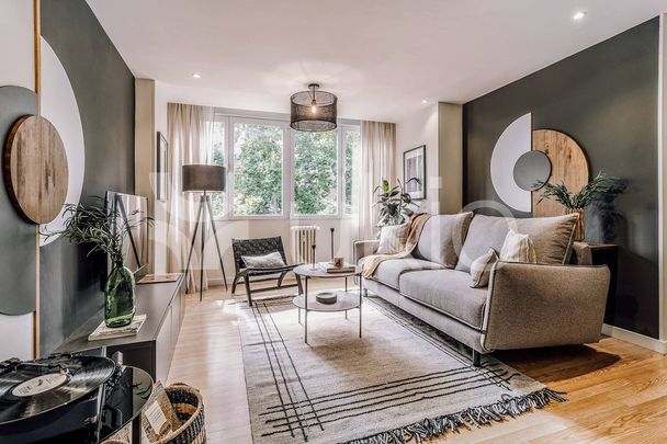 3 room luxury Flat for rent in Madrid, Spain - Photo 1