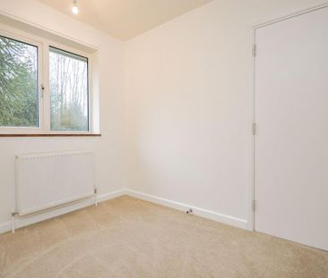 3 bedroom detached bungalow to rent - Photo 4