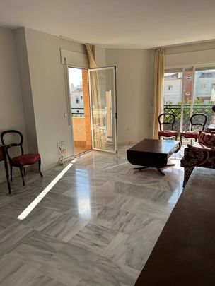 Piso de alquiler en Federico Fellini, Parque Clavero - Photo 1