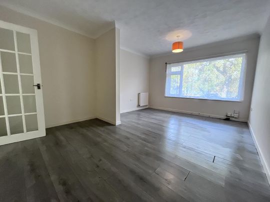 3 bedroom ground floor flat to rent - Photo 1