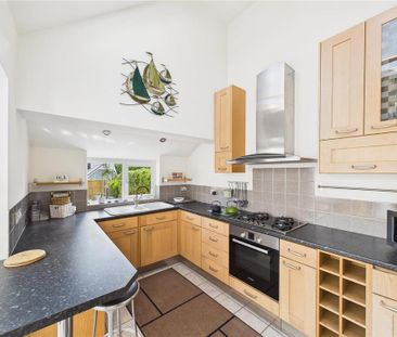 2 bedroom end of terrace house to rent - Photo 6