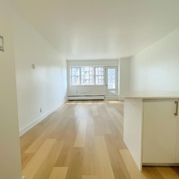 Renovee 3 1/2 I $1408/mois I metro atwater - Photo 1