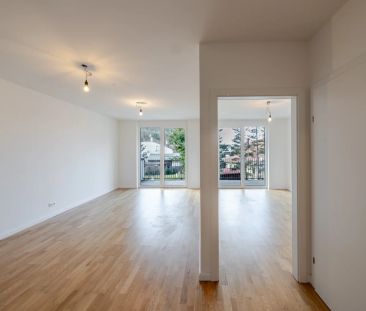 Ihr Rückzugsort im Grünen – 2-Zimmer-Wohnung mit Balkon und Tiefgar... - Photo 1