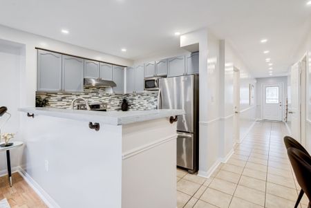 For Lease - 4398 Fairview Street, Burlington, Ontario - Photo 4