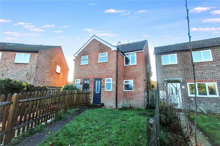 3 bedroom semi-detached house to rent - Photo 5