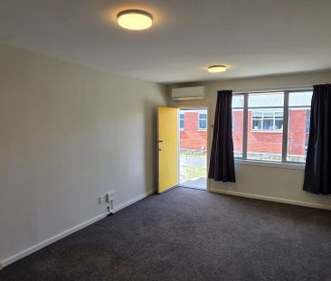 Handy one bedroom unit Opposite Bishopdale Mall - Photo 2