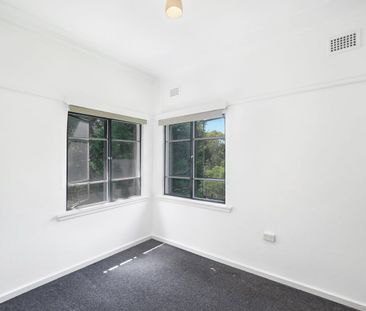 Top Floor Apartment in Quiet Location - Photo 3