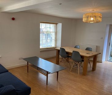 1 Bed Flat, Upper Berkeley Place, BS8 - Photo 2