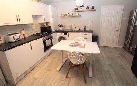 2 Normandy Court, Dundonald, Belfast, BT16 1RJ - Photo 4