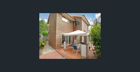 3-Bedroom Home with Outdoor Patio – Quiet Ashburton Location - Photo 3