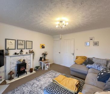 2 bedroom semi-detached house to rent - Photo 2