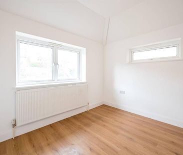 2 bedroom maisonette to rent - Photo 2