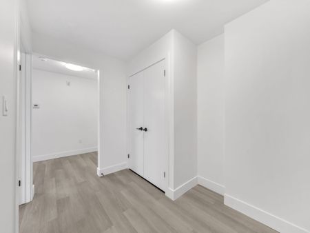For Lease - 1804 Drouillard Road Unit# 102, Windsor, Ontario - Photo 4
