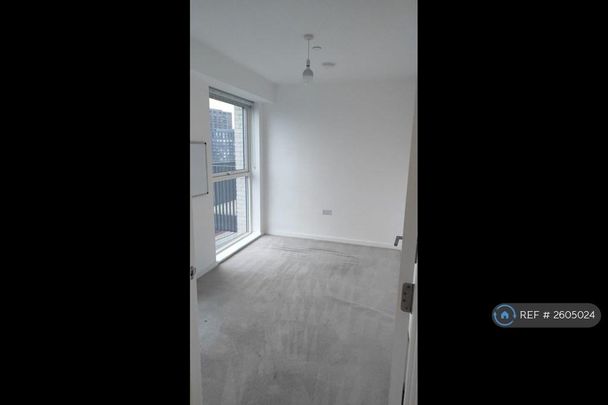 3 bedroom flat to rent - Photo 1