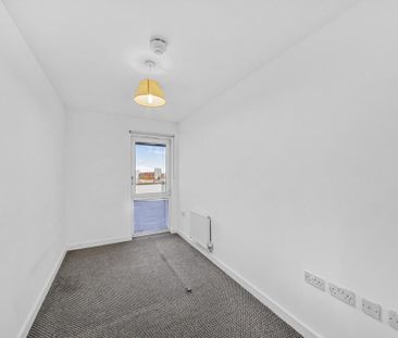 3 bedroom apartment to rent - Photo 5