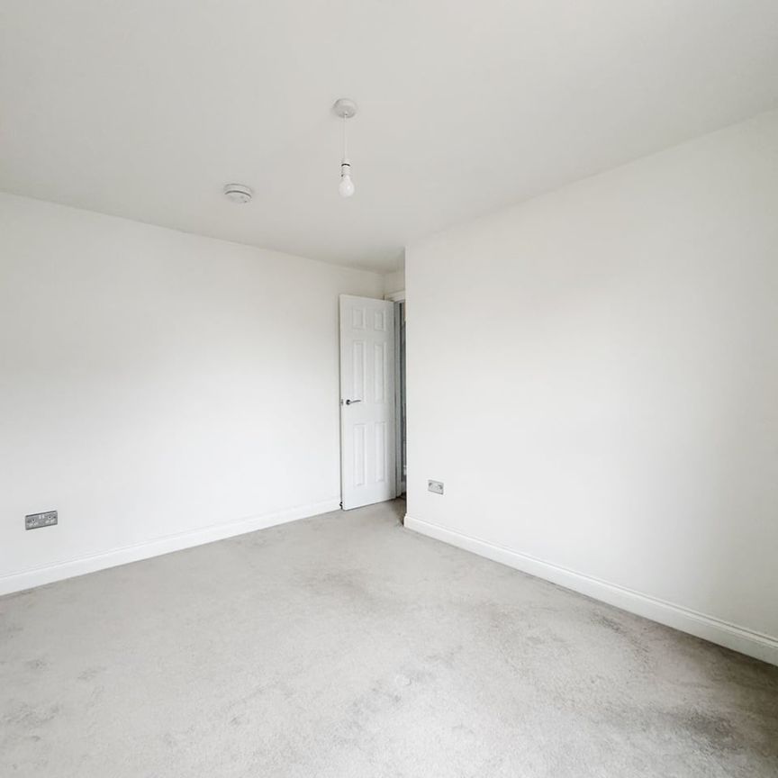 Room in a Shared House, Derrick Road, BS15 - Photo 1