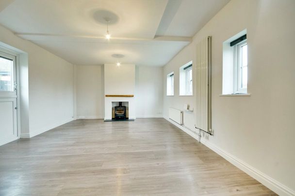 A 2 Bedroom House in Winchcombe GL54 5AD - Photo 1