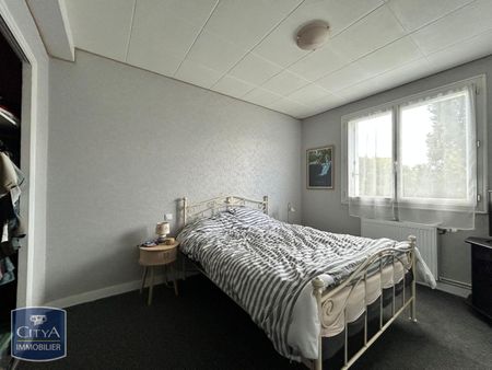 Location Appartement 4 pièces 67m² NIORT 79000 - Photo 3