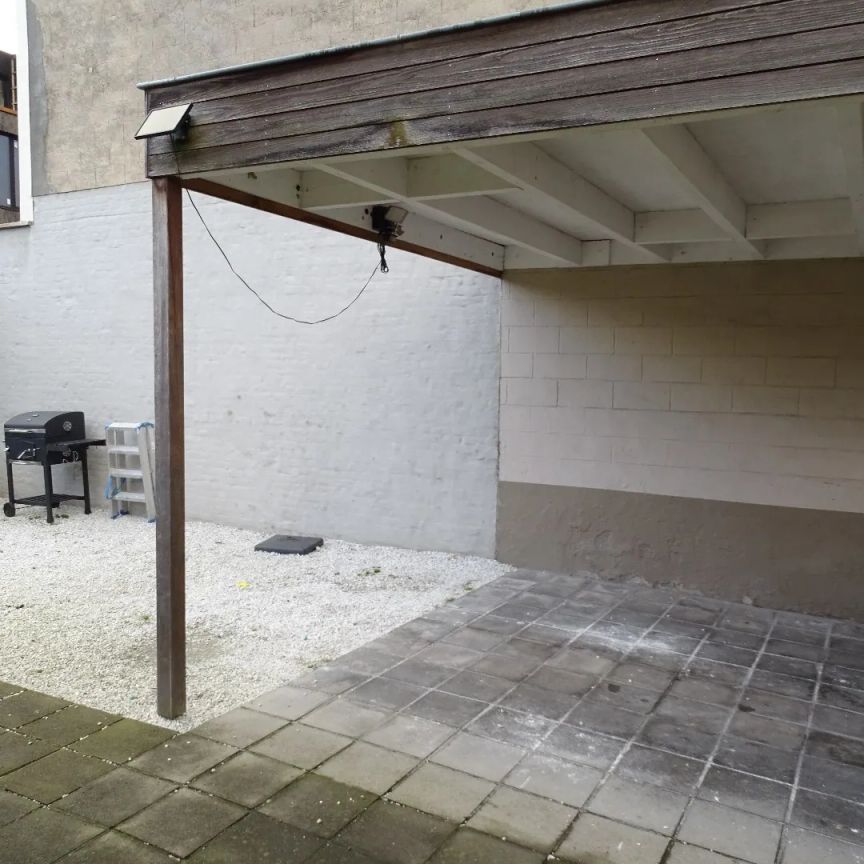 Ruime rijwoning met tuin en parkeerplaats in centrum Sint-Denijs- Westrem - Foto 1