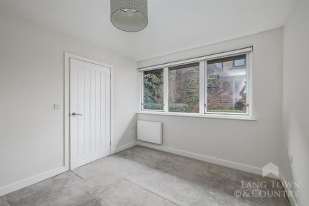 Foliot House, Budshead Road, Crownhill, Devon - Photo 3