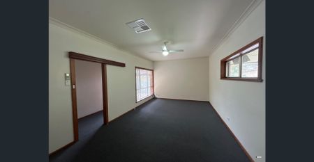 Surprise package in South Albury! - Photo 3