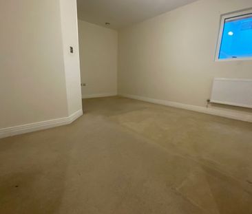 Empire House, Welwyn Garden City - Photo 3