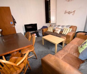 5 bedroom house to rent - Photo 2