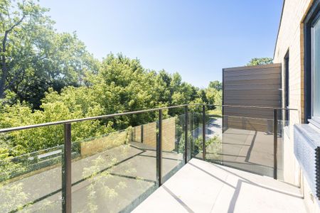 479 Av. Mousseau-Vermette, #3302 - Photo 2