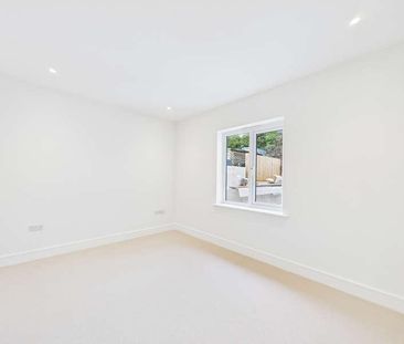 Upper Icknield Way, Princes Risborough, Buckinghamshire, HP27 - Photo 1