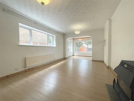 3 bedroom semi-detached house to rent - Photo 5