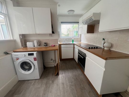 5 Bed Detached House, Lansdown Road, BS5 - Photo 1
