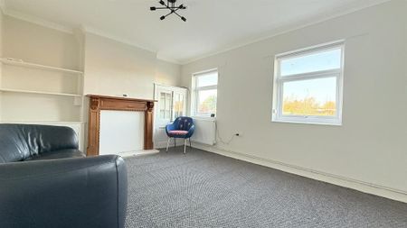 3 bedroom maisonette to rent - Photo 3
