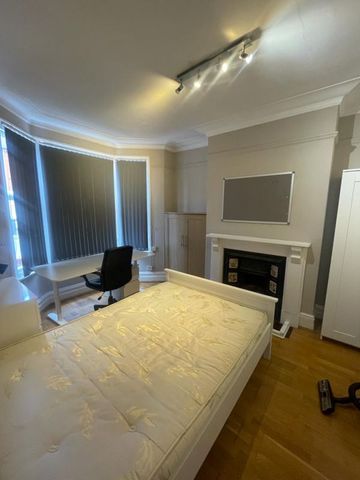 20 Arthur Street - Brand New Kitchen & Great LocationLoughborough - Photo 2