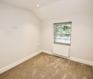 3 bedroom flat to rent - Photo 2