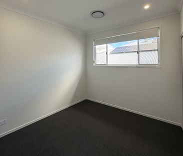 Brand New 4-Bedroom Home for Families – Ducted Air-conditioning, Do... - Photo 6