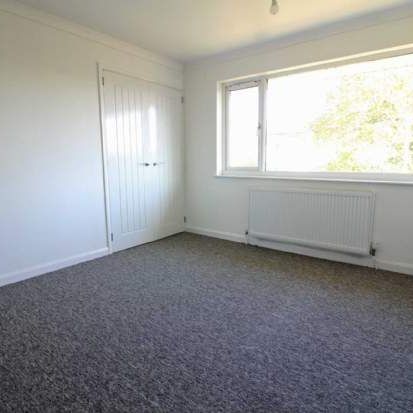 2 bedroom property to rent in Frome - Photo 1