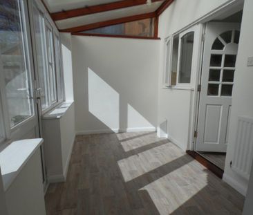 2 bedroom semi-detached house to rent - Photo 4