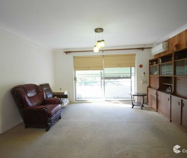 Convenience Location !!! Stoll to Shops & Cabramatta Station - Photo 3