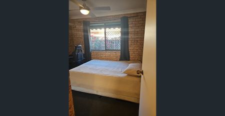 Vibrant Villa with Estuary Access - Photo 3