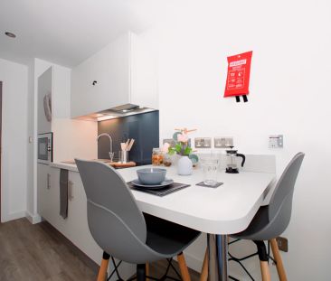 Bronze Studio (floor 1&2) - Photo 3