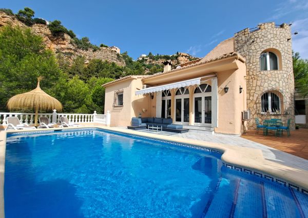 For rent villa with private pool near the beach in Cumbre del Sol, Benitachell