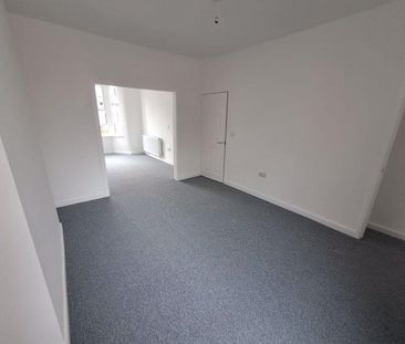 2 bedroom end of terrace house to rent - Photo 1