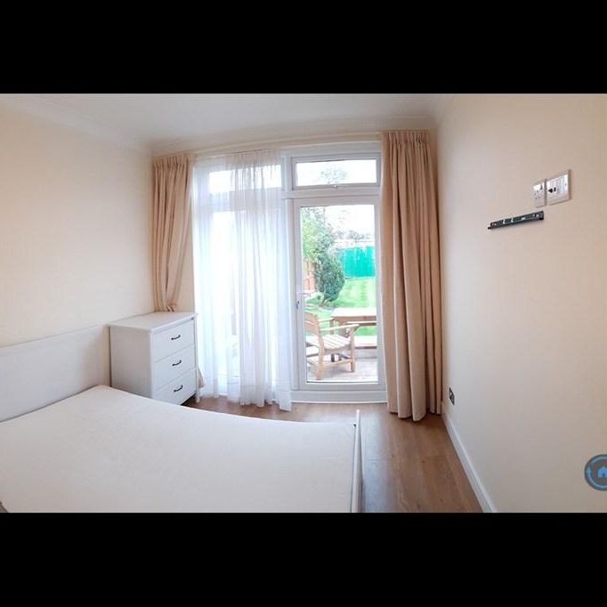 1 bedroom in a house share to rent - Photo 1