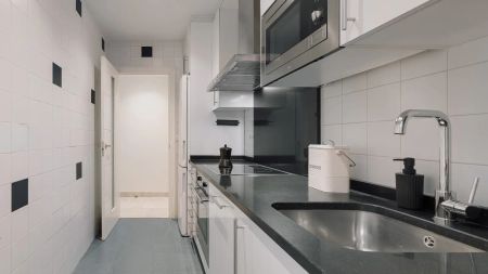 2-bedroom apartment for rent in Justicia, perfect for professionals. - Photo 4
